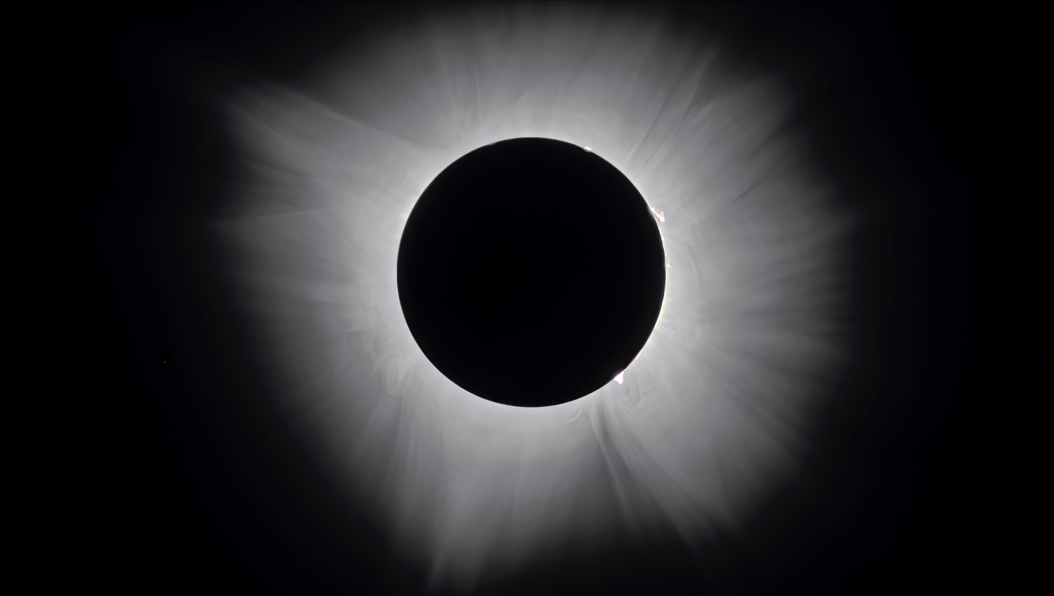 Coroa solar durante um eclipse total