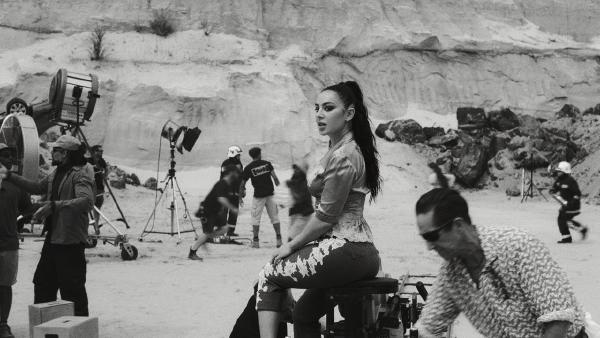 Charli xcx - Camera (Official Video)